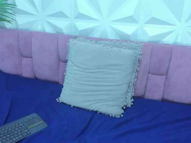 Daniela-Spencerr webcam