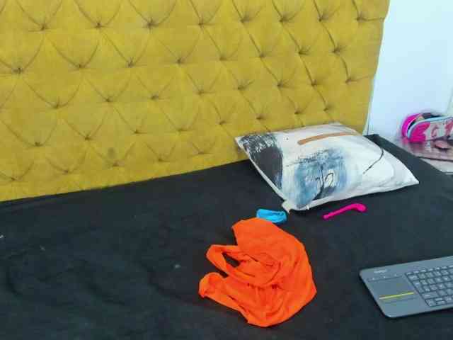 Daniela-Spencerr webcam