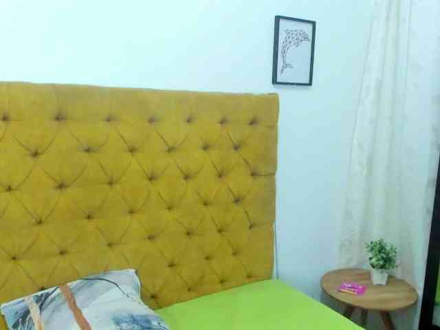 Daniela-Spencerr webcam
