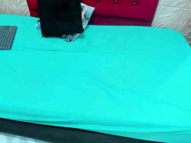 Daniela-Spencerr webcam