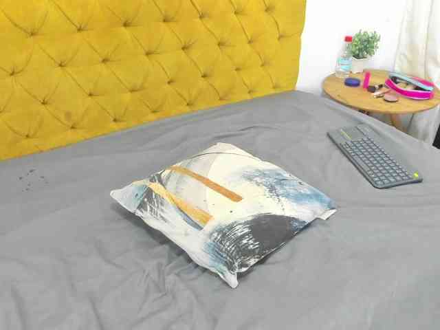 Daniela-Spencerr webcam