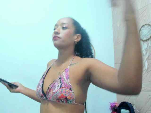 Daniela-Spencerr webcam