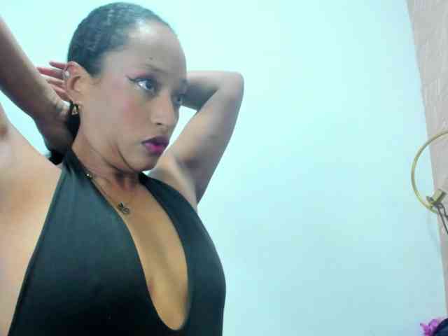Daniela-Spencerr webcam