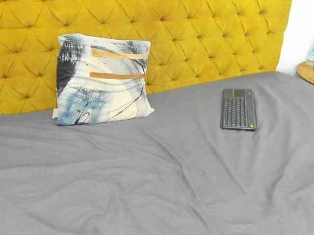 Daniela-Spencerr webcam