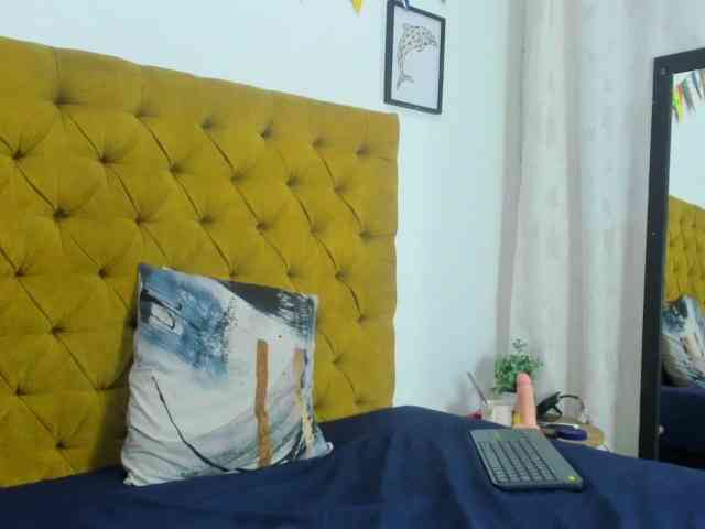 Daniela-Spencerr webcam