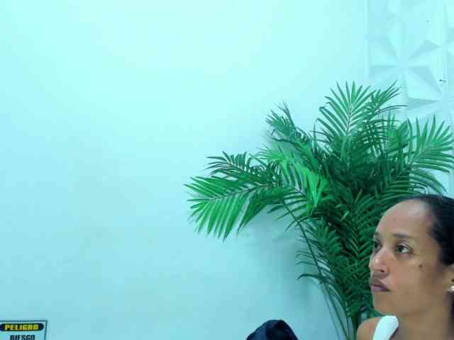 Daniela-Spencerr webcam