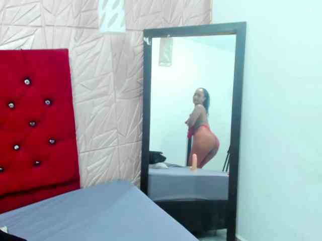 Daniela-Spencerr webcam