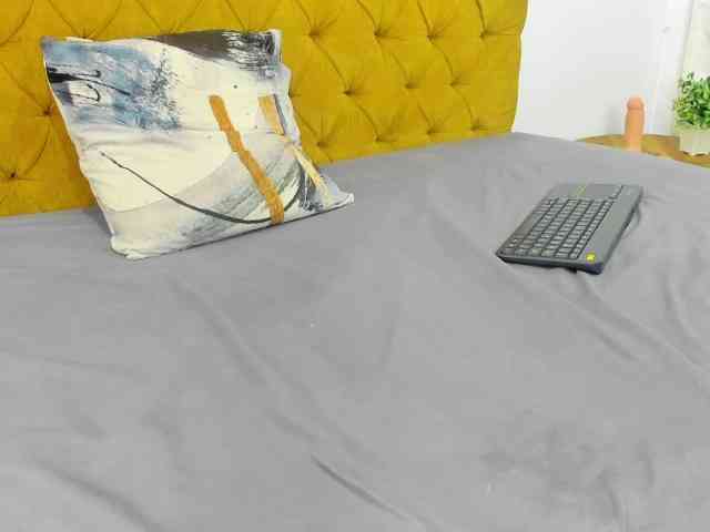 Daniela-Spencerr webcam