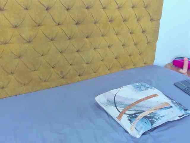 Daniela-Spencerr webcam