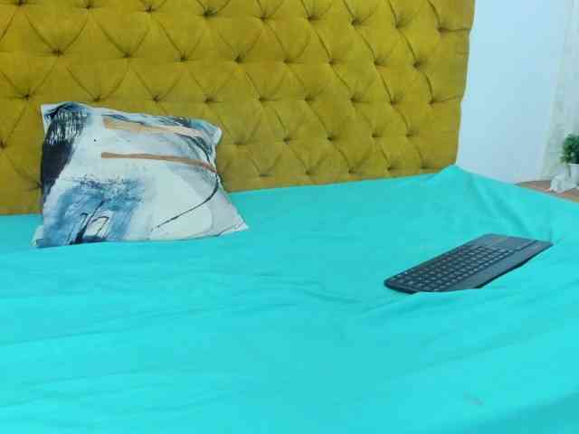 Daniela-Spencerr webcam
