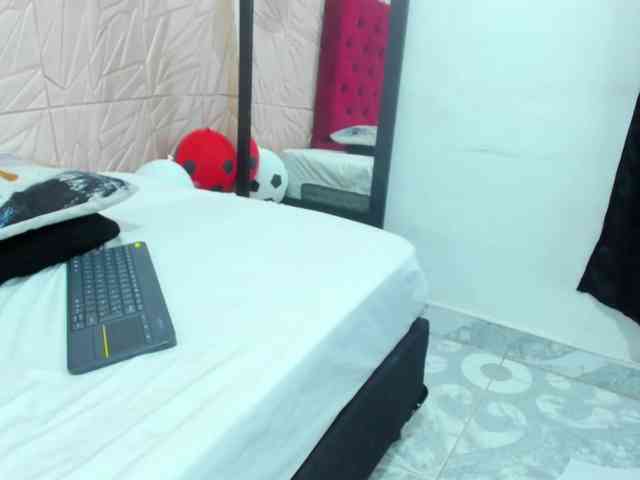 Daniela-Spencerr webcam