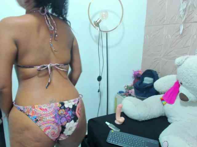Daniela-Spencerr webcam