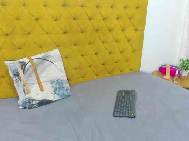 Daniela-Spencerr webcam