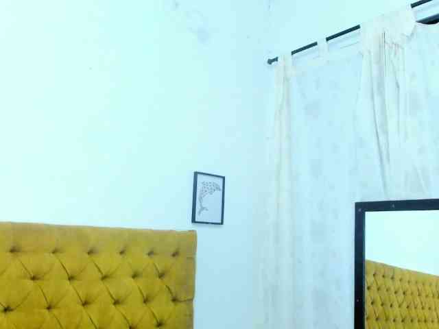 Daniela-Spencerr webcam