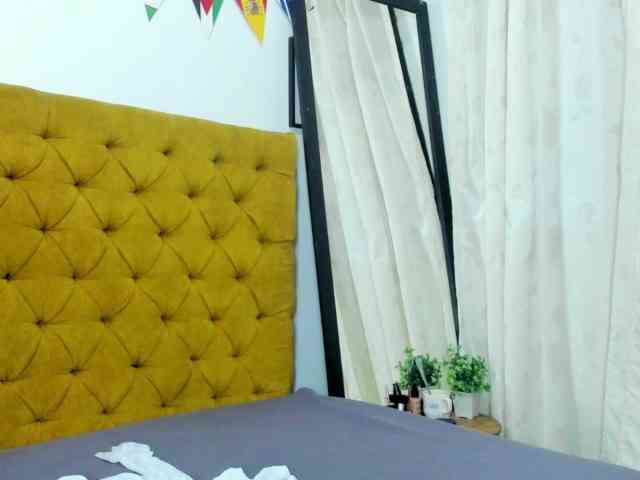 Daniela-Spencerr webcam