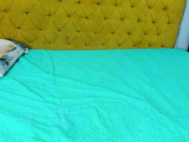 Daniela-Spencerr webcam