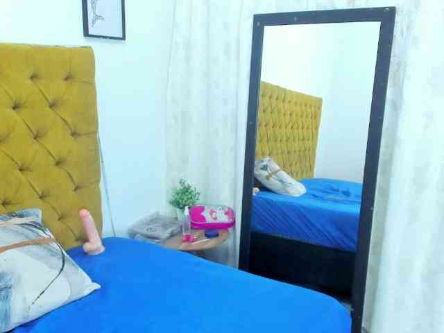 Daniela-Spencerr webcam