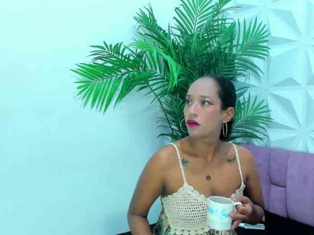 Daniela-Spencerr webcam