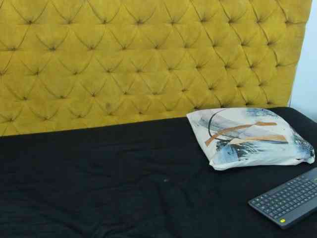 Daniela-Spencerr webcam