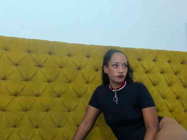 Daniela-Spencerr webcam