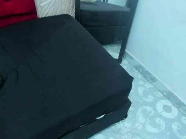Daniela-Spencerr webcam
