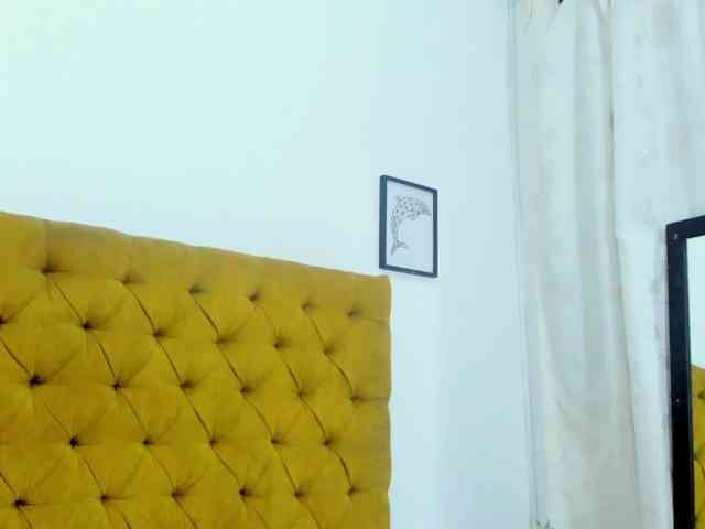 Daniela-Spencerr webcam