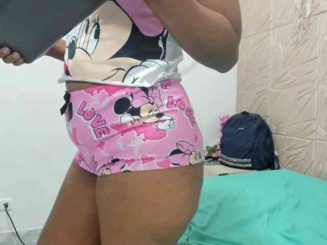 Daniela-Spencerr webcam