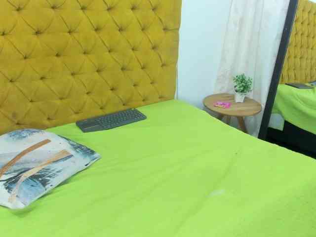 Daniela-Spencerr webcam