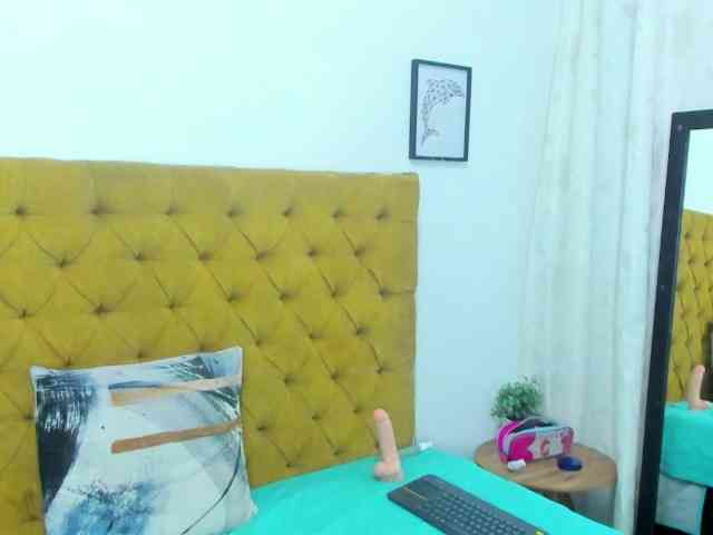 Daniela-Spencerr webcam