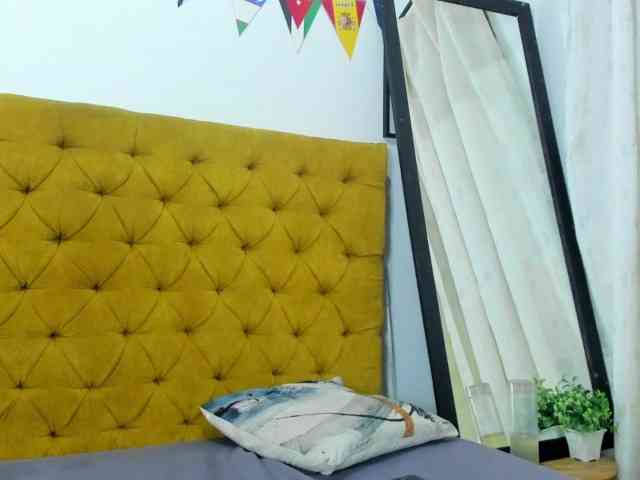 Daniela-Spencerr webcam