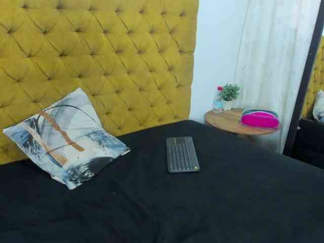 Daniela-Spencerr webcam