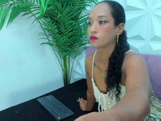 Daniela-Spencerr webcam