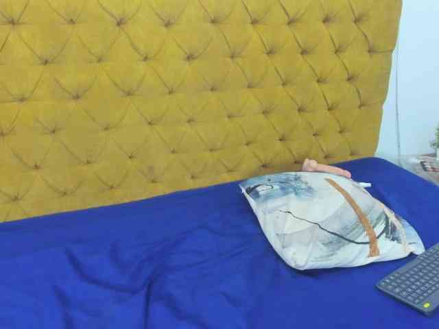 Daniela-Spencerr webcam