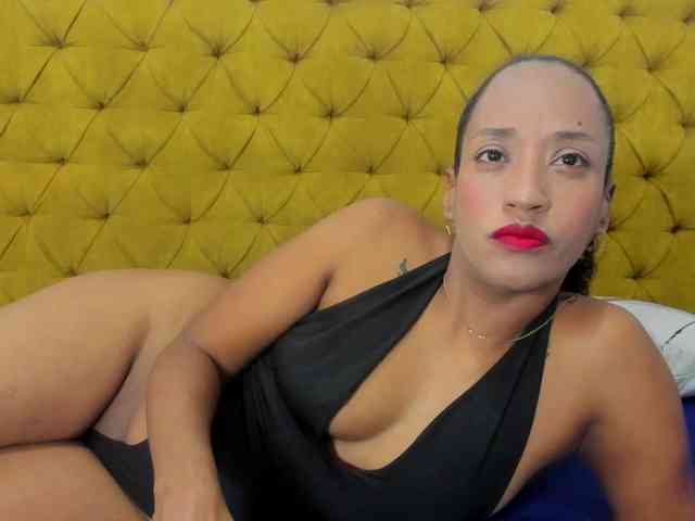 Daniela-Spencerr webcam