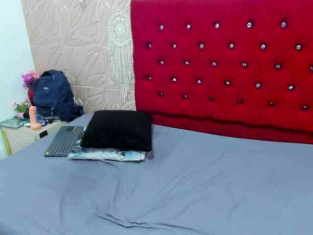 Daniela-Spencerr webcam