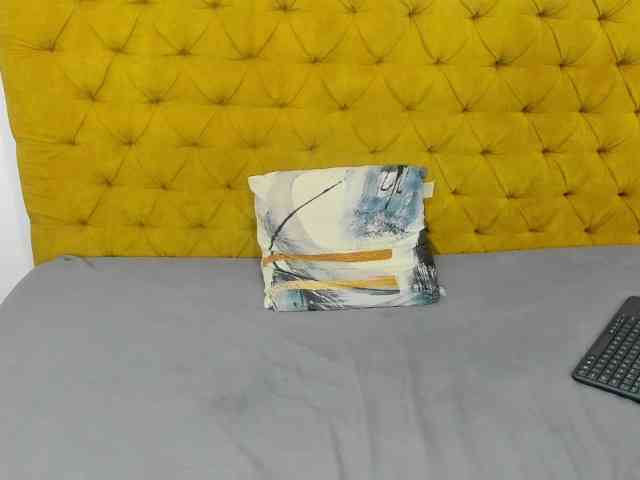 Daniela-Spencerr webcam