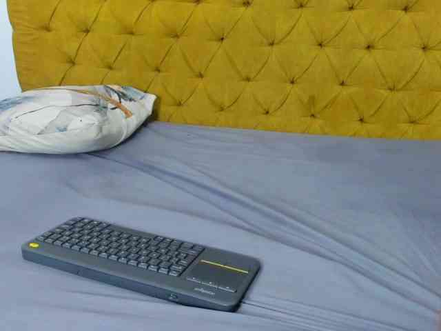 Daniela-Spencerr webcam