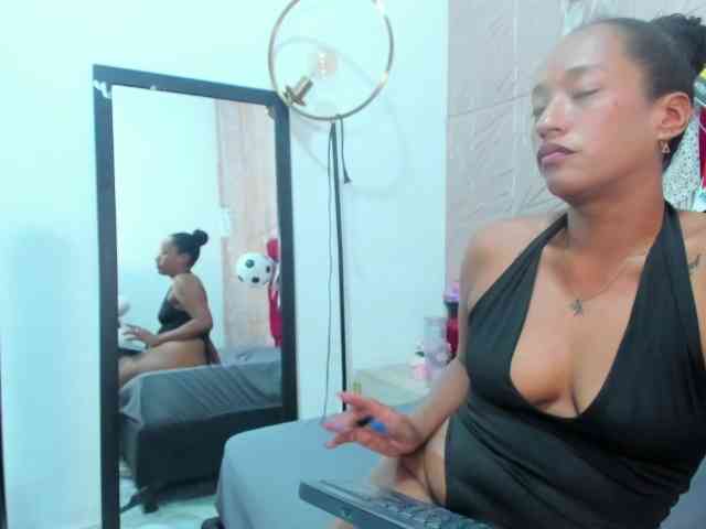 Daniela-Spencerr webcam