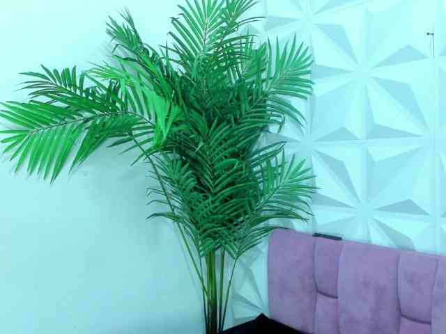 Daniela-Spencerr webcam
