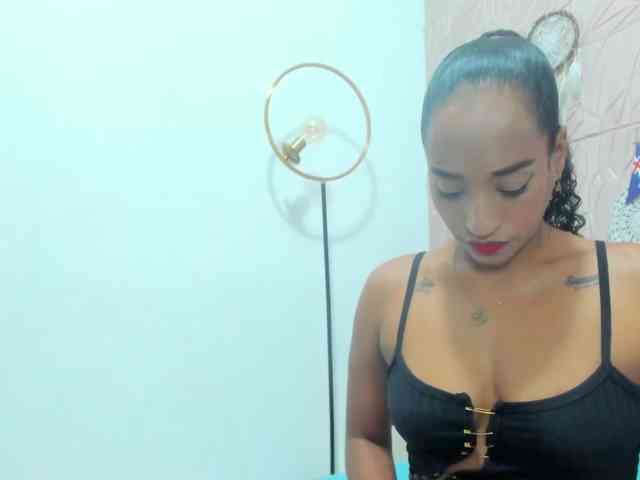 Daniela-Spencerr webcam