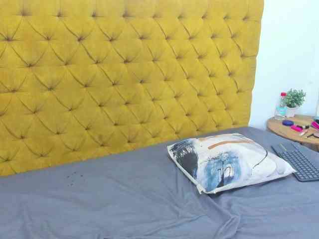 Daniela-Spencerr webcam