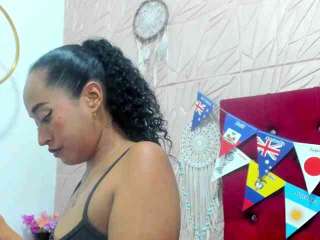 Daniela-Spencerr webcam