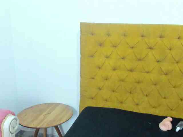 Daniela-Spencerr webcam