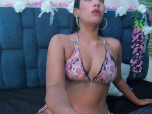 Daniela-Spencerr webcam