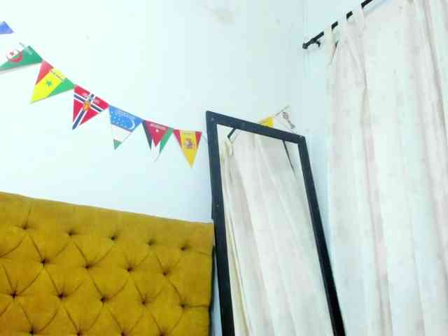 Daniela-Spencerr webcam