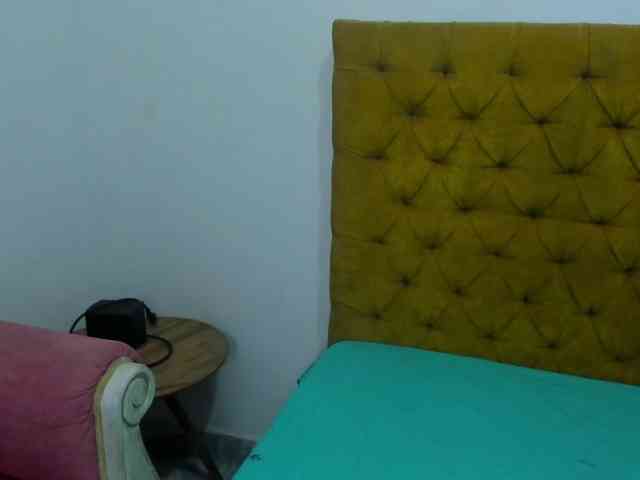 Daniela-Spencerr webcam