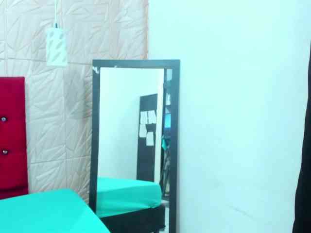 Daniela-Spencerr webcam