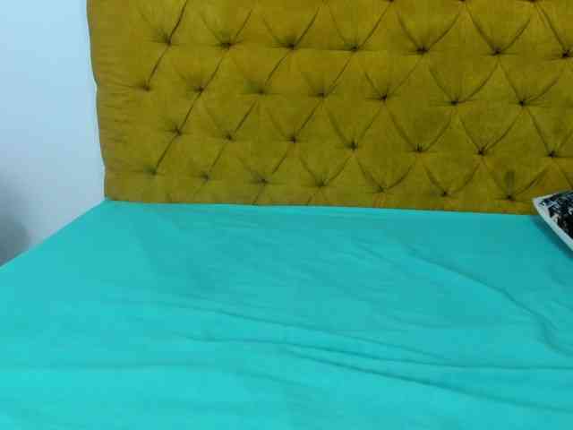 Daniela-Spencerr webcam