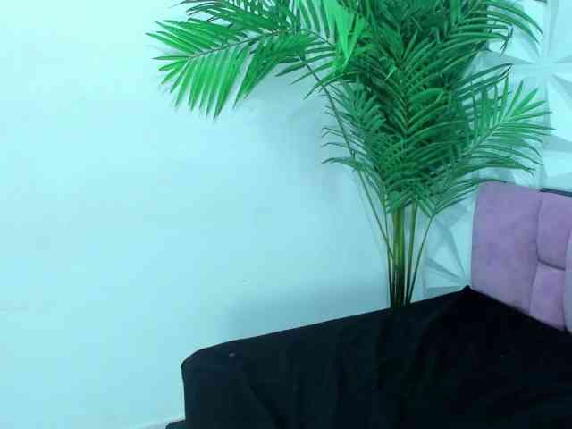 Daniela-Spencerr webcam