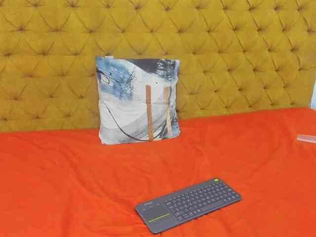 Daniela-Spencerr webcam